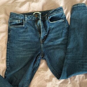 Forever 21 women’s Dark Blue Skinny Jeans